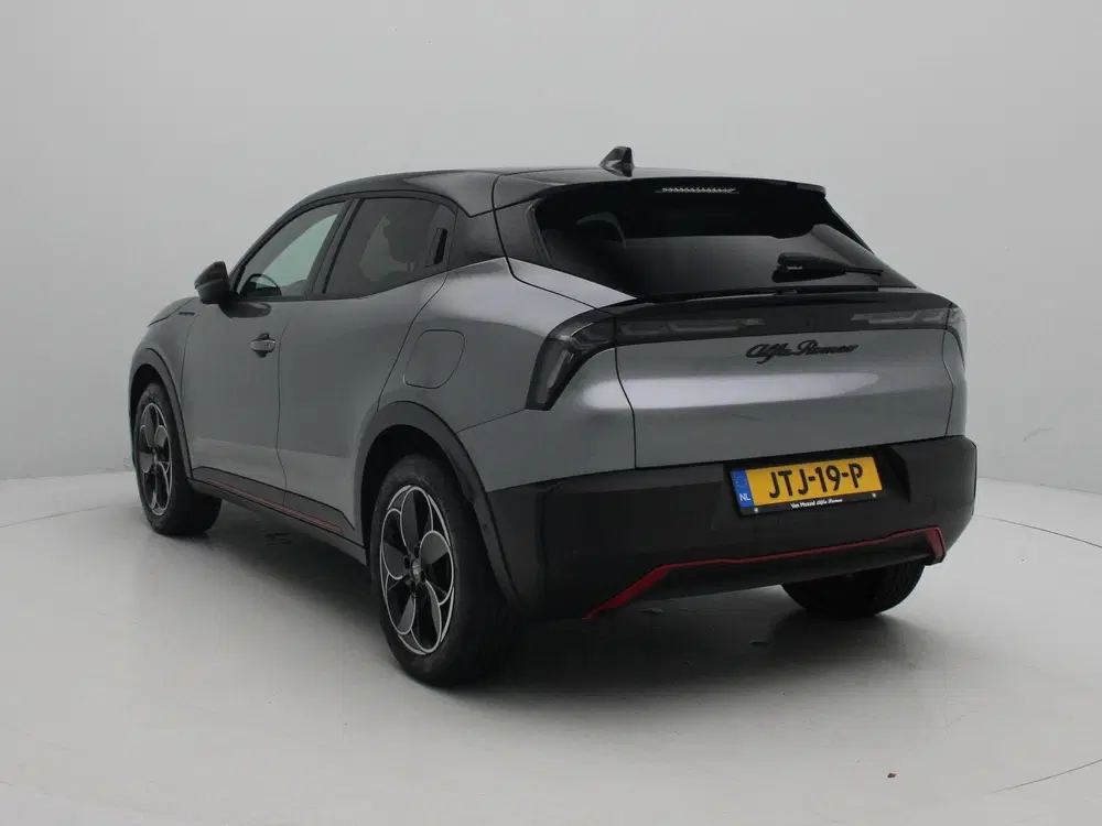 Alfa Romeo Junior Elettrica Speciale 54 kWh uit 2025, foto 2