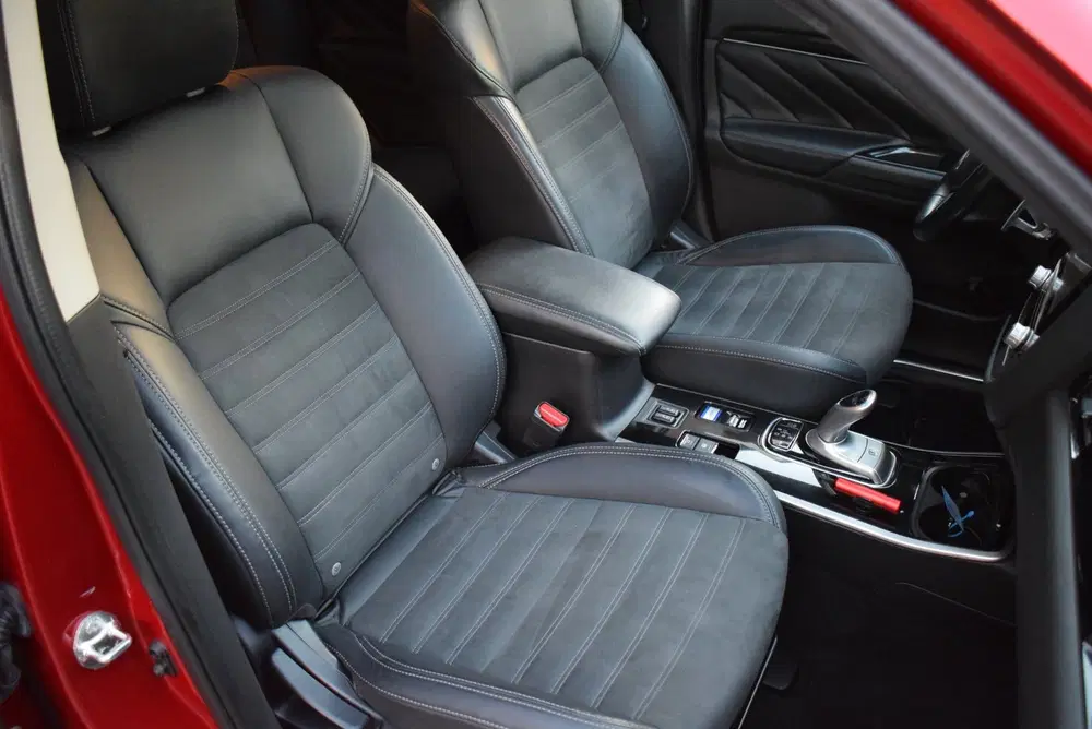 Mitsubishi Outlander 2.4 PHEV Intense+ SCHUIF uit 2021, foto 10