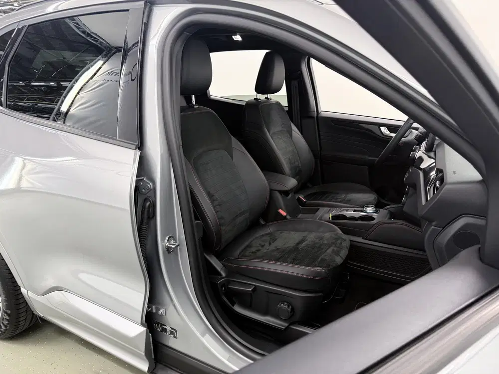 Ford Kuga 2.5 PHEV ST-Line X uit 2022, foto 14