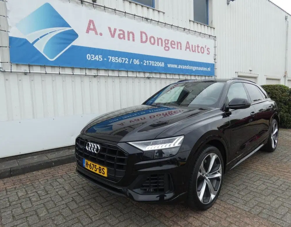 Audi Q8 55 TFSI QUATTRO S-Line uit 2020, foto 2