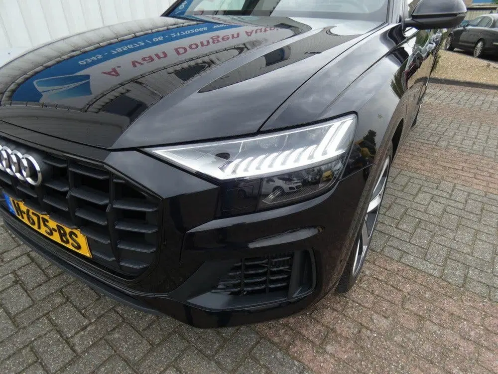 Audi Q8 55 TFSI QUATTRO S-Line uit 2020, foto 3