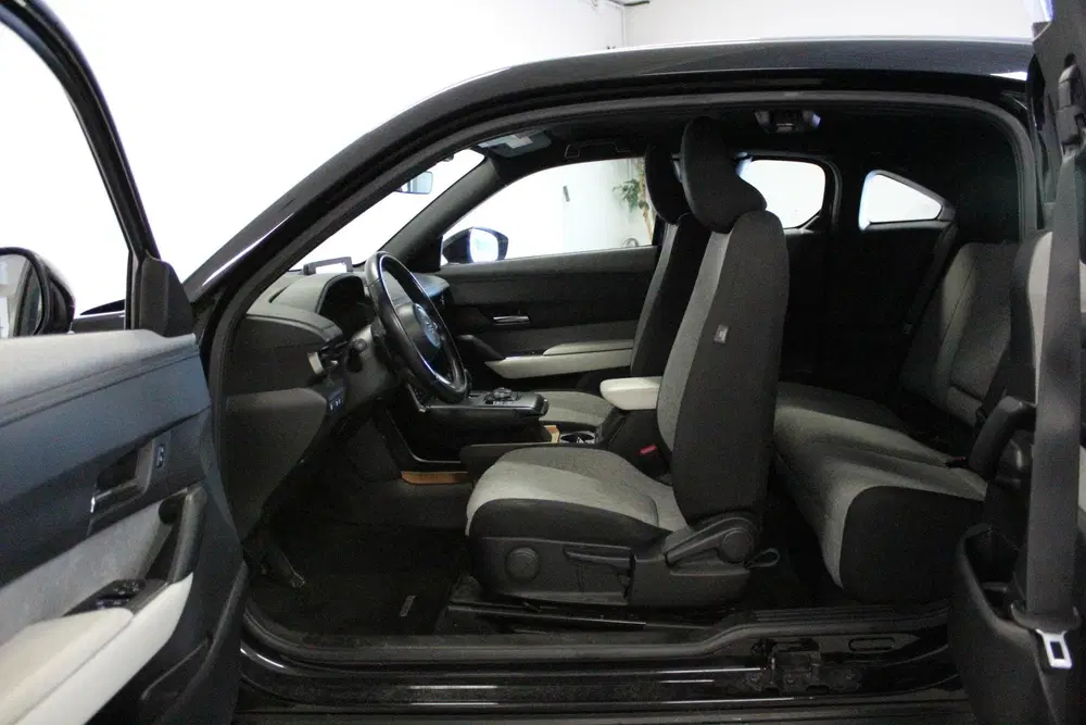 Mazda MX-30 e-SkyActiv 145 Comfort 36 kWh uit 2021, foto 11