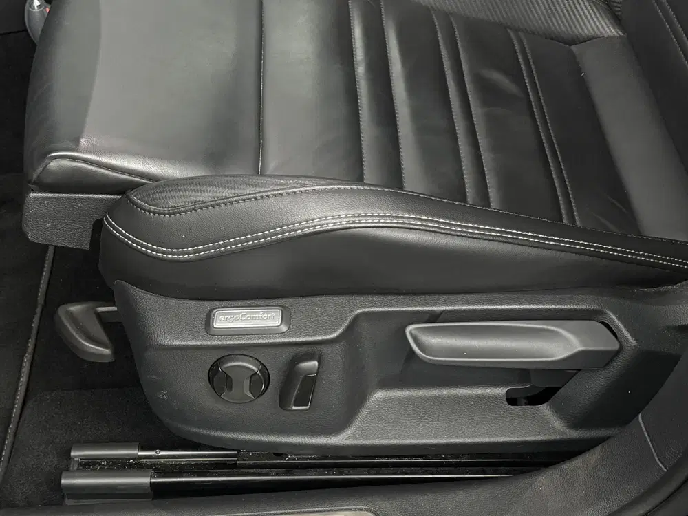 Volkswagen Passat 1.5 TSI 150pk DSG R-Line Business uit 2019, foto 9