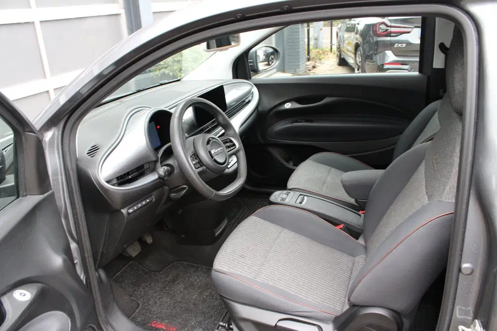 Fiat 500 Icon 42 kWh uit 2021, foto 13