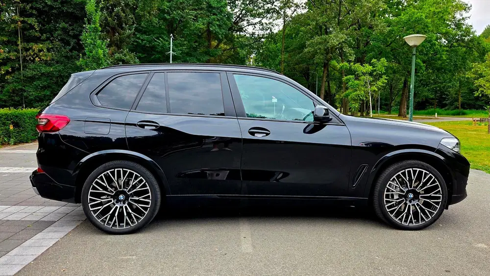 BMW X5 X-Drive 45e Hybride Executive Black on Bla uit 2019, foto 4