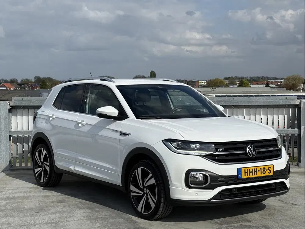 Volkswagen T-Cross 1.0 TSI R-Line uit 2021, foto 2