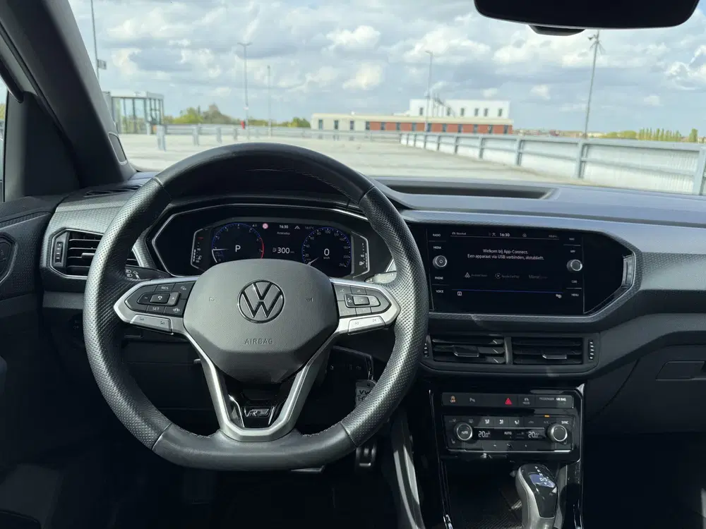 Volkswagen T-Cross 1.0 TSI R-Line uit 2021, foto 6