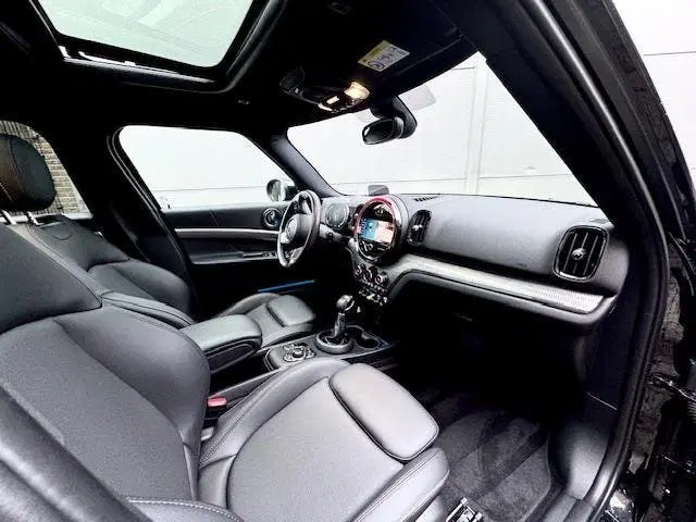 Mini Countryman 1.5 Cooper S E ALL4 JCW Pack 19" uit 2022, foto 4