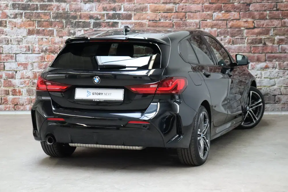 BMW 1-serie 118i Executive M Sport Pakket Automaat uit 2020, foto 4