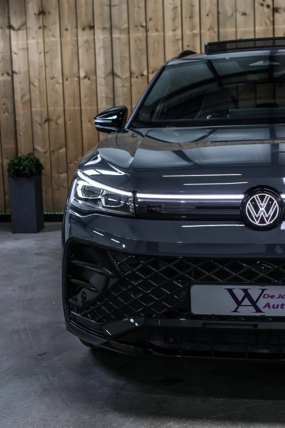 Volkswagen Tiguan 1.5 eTSI R-Line *Pano*H uit 2025, foto 10
