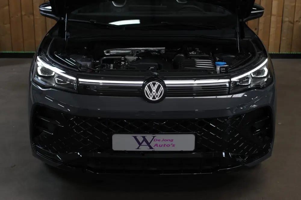 Volkswagen Tiguan 1.5 eTSI R-Line *Pano*H uit 2025, foto 11