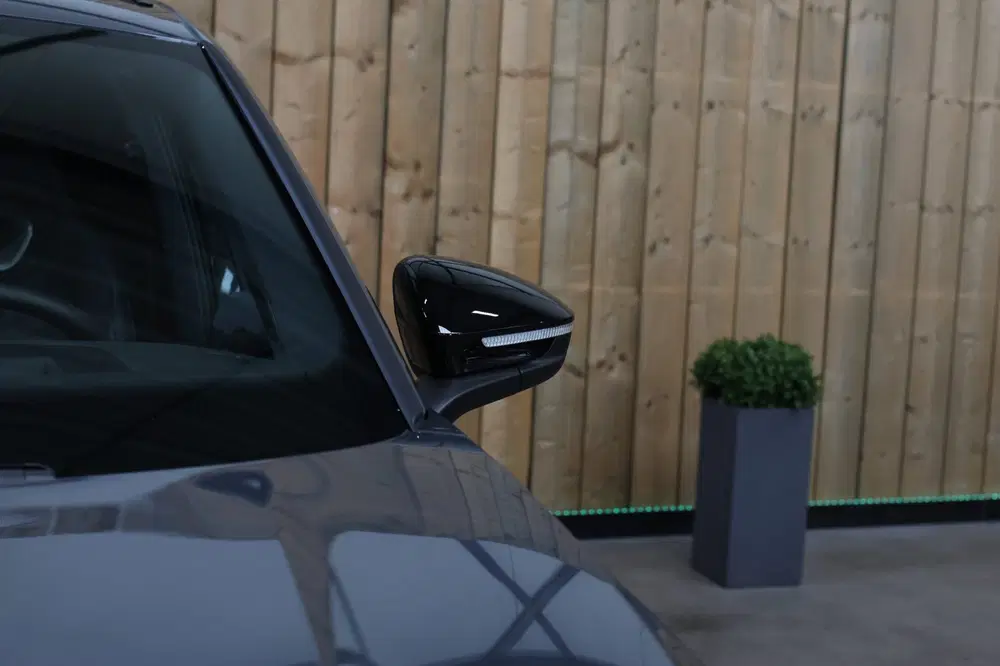 Volkswagen Tiguan 1.5 eTSI R-Line *Pano*H uit 2025, foto 13