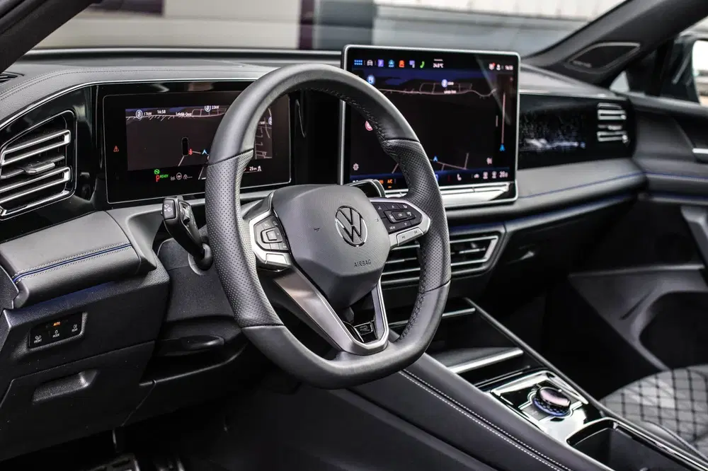 Volkswagen Tiguan 1.5 eTSI R-Line *Pano*H uit 2025, foto 3