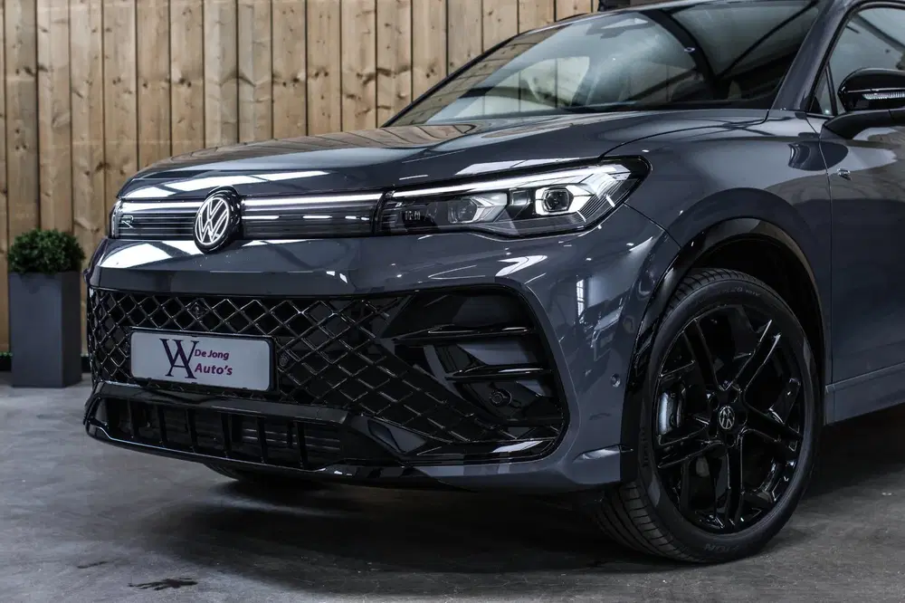 Volkswagen Tiguan 1.5 eTSI R-Line *Pano*H uit 2025, foto 5