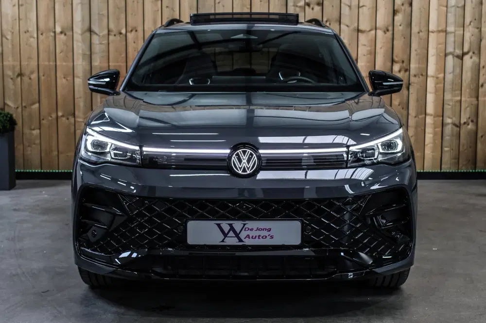 Volkswagen Tiguan 1.5 eTSI R-Line *Pano*H uit 2025, foto 9