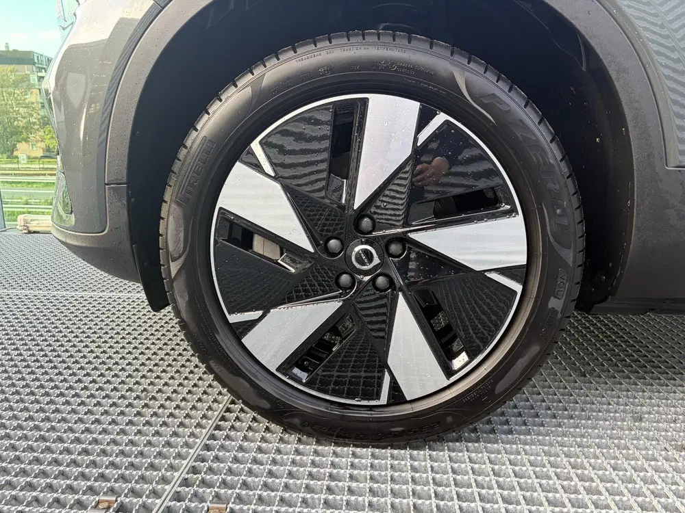 Volvo EX40 Single Motor Extended Range Plus Europa 82 uit 2026, foto 10