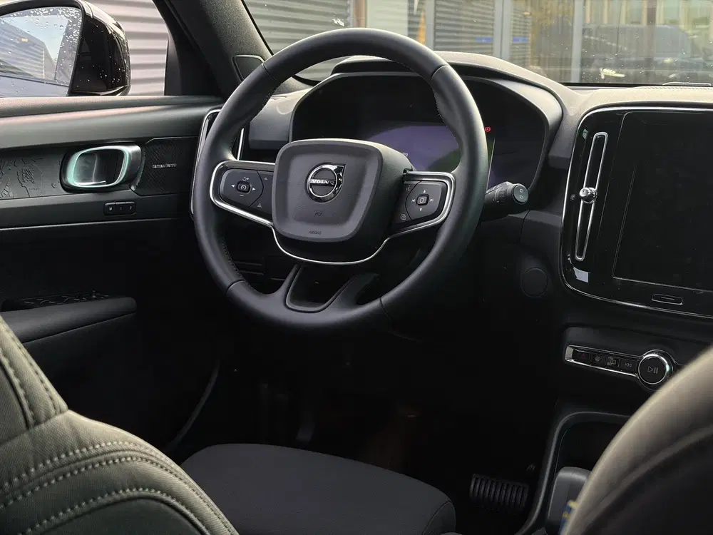 Volvo EX40 Single Motor Extended Range Plus Europa 82 uit 2026, foto 2