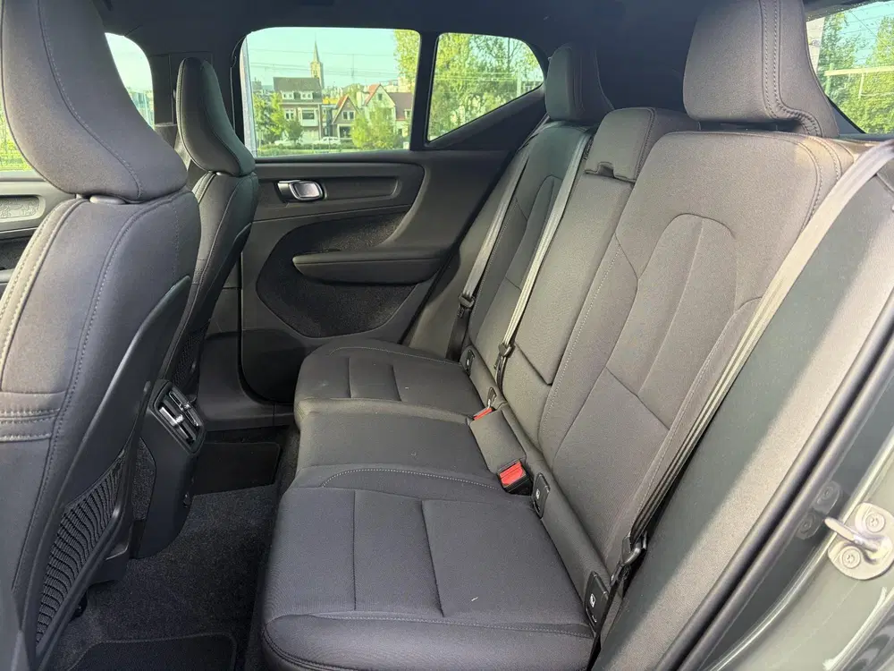 Volvo EX40 Single Motor Extended Range Plus Europa 82 uit 2026, foto 6