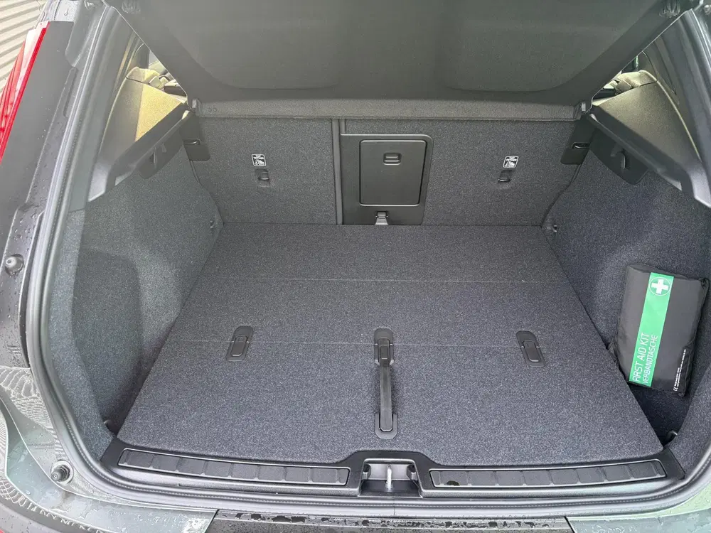 Volvo EX40 Single Motor Extended Range Plus Europa 82 uit 2026, foto 9