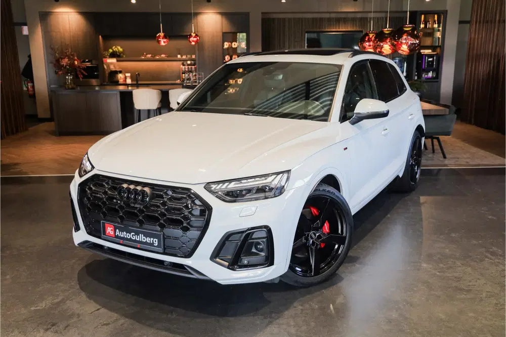 Audi Q5 55 TFSI e 3x S-Line Black Edition Competit uit 2023, foto 12