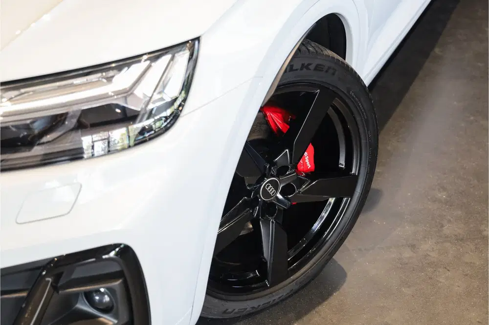 Audi Q5 55 TFSI e 3x S-Line Black Edition Competit uit 2023, foto 13