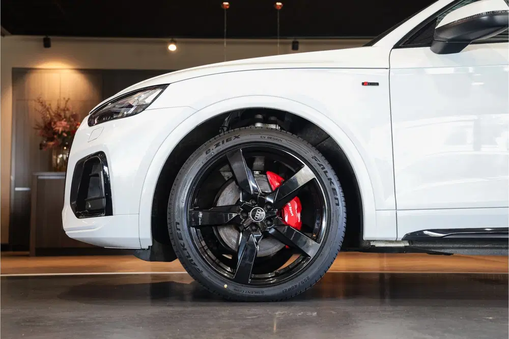 Audi Q5 55 TFSI e 3x S-Line Black Edition Competit uit 2023, foto 15