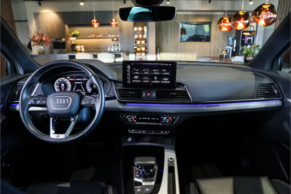 Audi Q5 55 TFSI e 3x S-Line Black Edition Competit uit 2023, foto 4