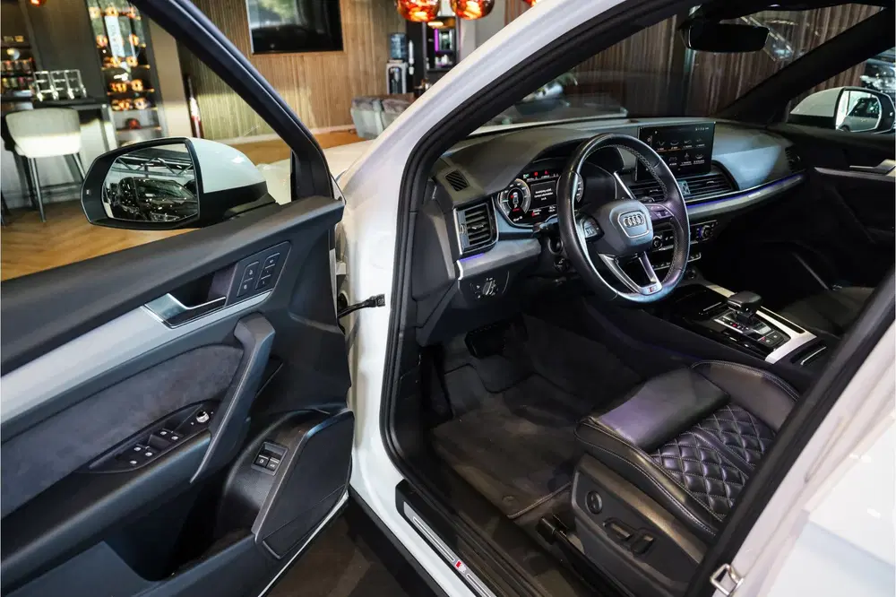 Audi Q5 55 TFSI e 3x S-Line Black Edition Competit uit 2023, foto 6