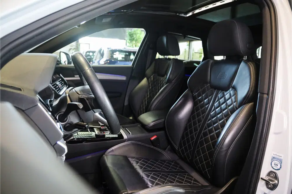 Audi Q5 55 TFSI e 3x S-Line Black Edition Competit uit 2023, foto 8