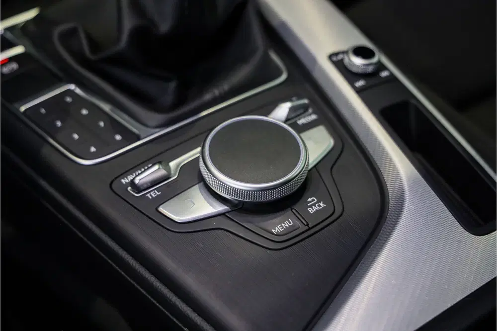 Audi A4 35 TFSI Sport S line edition Sportstoelen uit 2019, foto 14