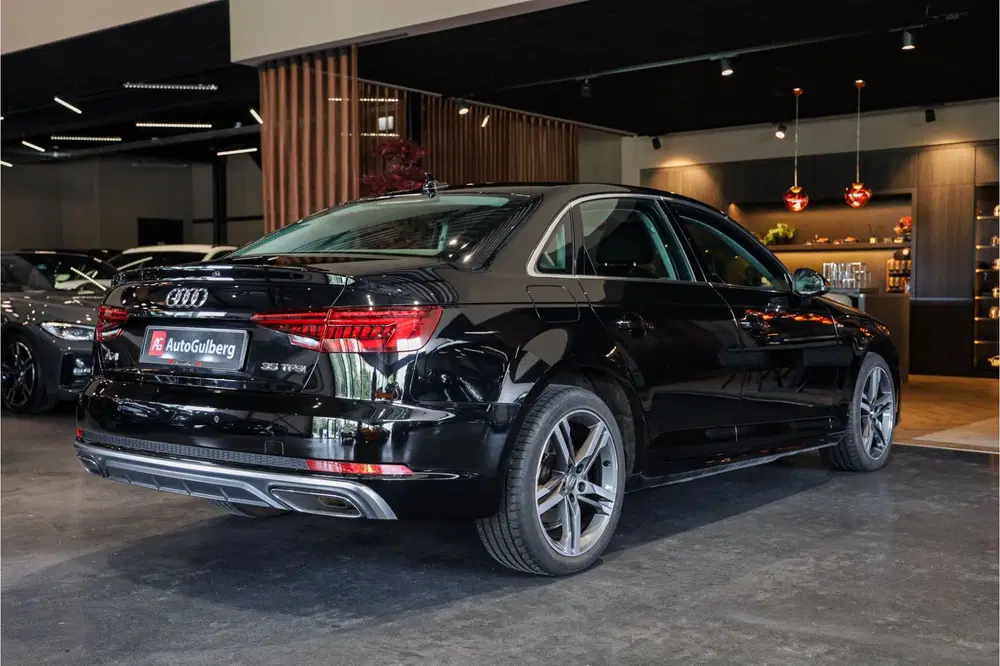 Audi A4 35 TFSI Sport S line edition Sportstoelen uit 2019, foto 4
