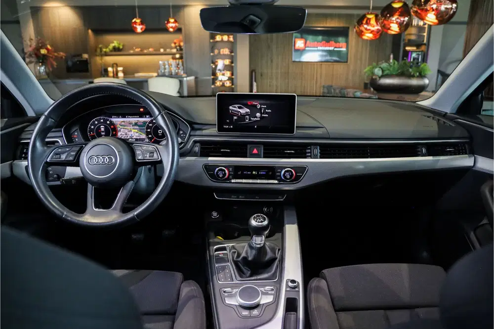 Audi A4 35 TFSI Sport S line edition Sportstoelen uit 2019, foto 8