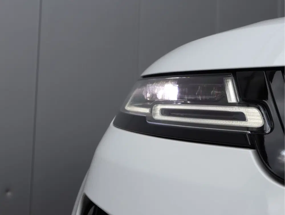 Land Rover Range Rover Evoque P300e R-Dynamic HSE uit 2021, foto 9