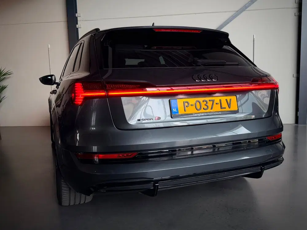 Audi e-tron S 503pk uit 2022, foto 13