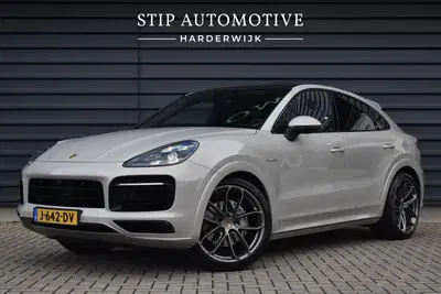 Porsche Cayenne Cayenne Coupé 3.0 E-Hybrid Lightweight uit 2020