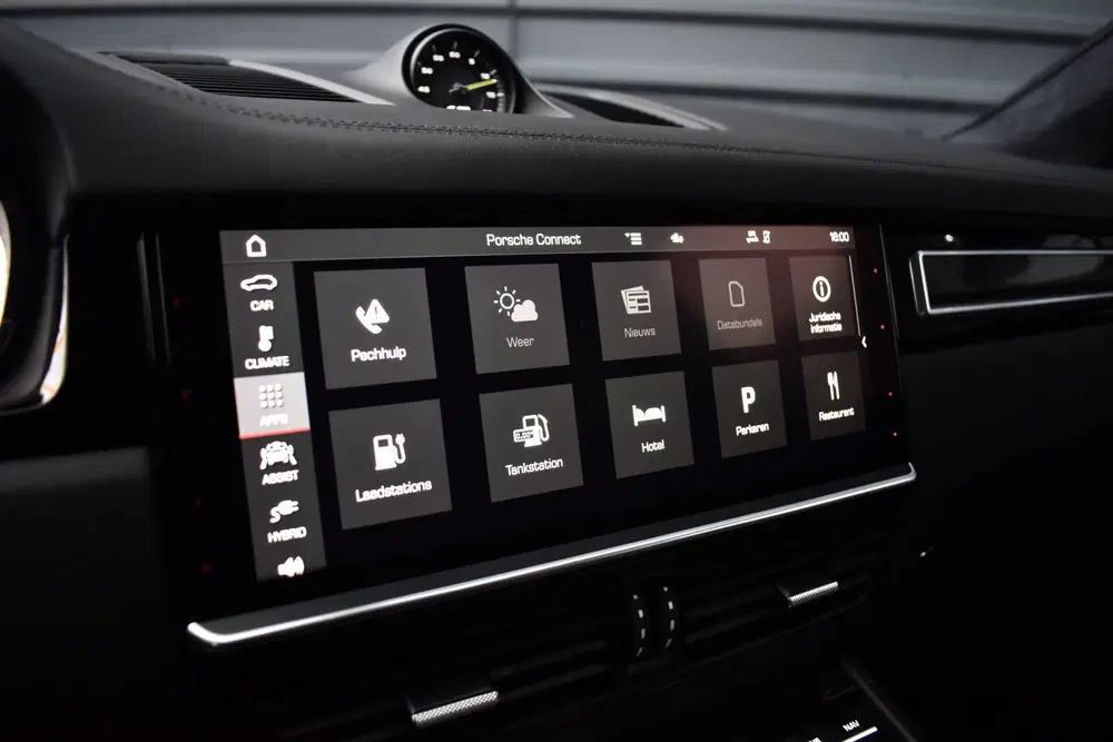 Porsche Cayenne Cayenne Coupé 3.0 E-Hybrid Lightweight uit 2020, foto 12