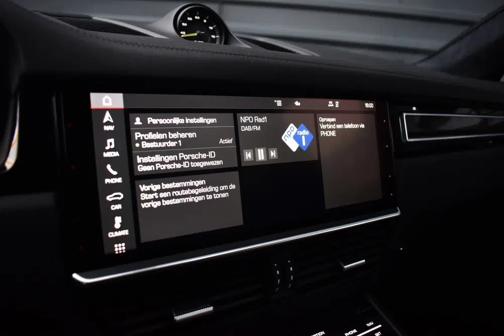 Porsche Cayenne Cayenne Coupé 3.0 E-Hybrid Lightweight uit 2020, foto 13