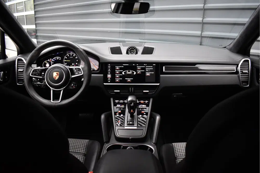 Porsche Cayenne Cayenne Coupé 3.0 E-Hybrid Lightweight uit 2020, foto 4