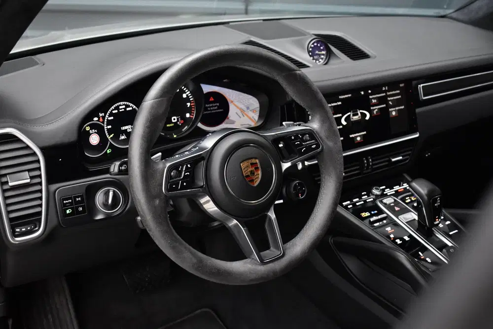 Porsche Cayenne Cayenne Coupé 3.0 E-Hybrid Lightweight uit 2020, foto 6