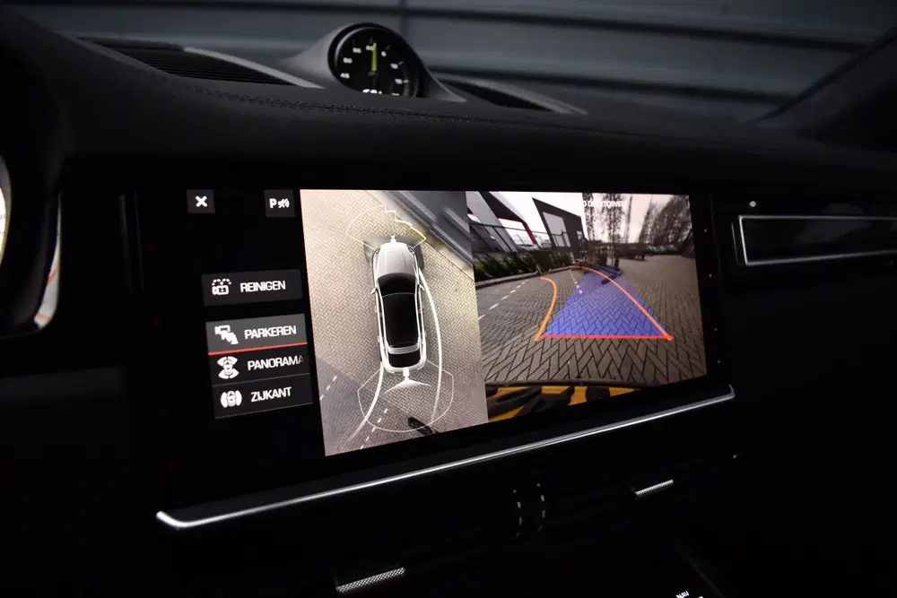 Porsche Cayenne Cayenne Coupé 3.0 E-Hybrid Lightweight uit 2020, foto 9