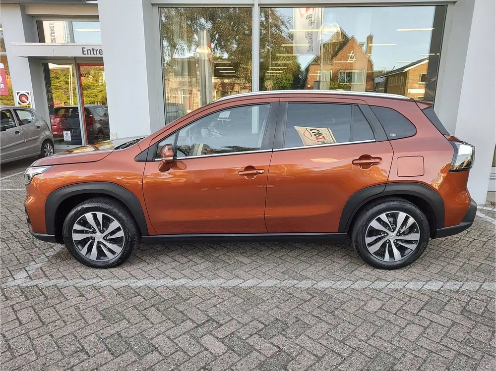 Suzuki S-Cross 1.4 BOOSTERJET STYLE SMART HYBRID AUT. 360 uit 2022, foto 2