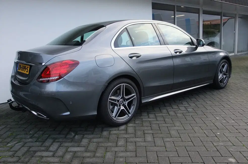 Mercedes-Benz C-Klasse 180 Business Solution AMG uit 2019, foto 10