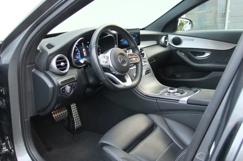 Mercedes-Benz C-Klasse 180 Business Solution AMG uit 2019, foto 15