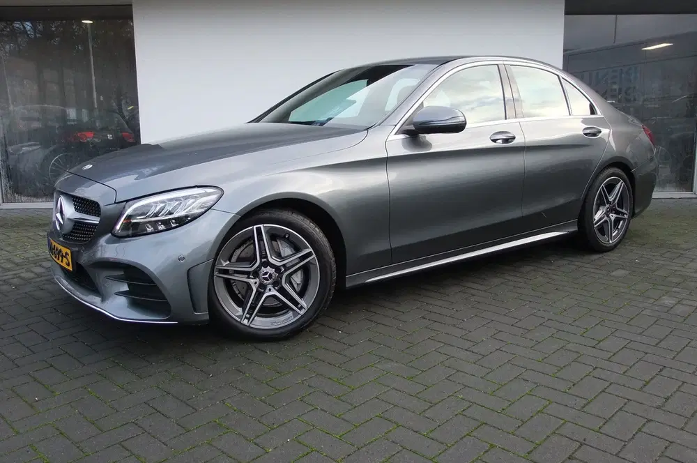 Mercedes-Benz C-Klasse 180 Business Solution AMG uit 2019, foto 2