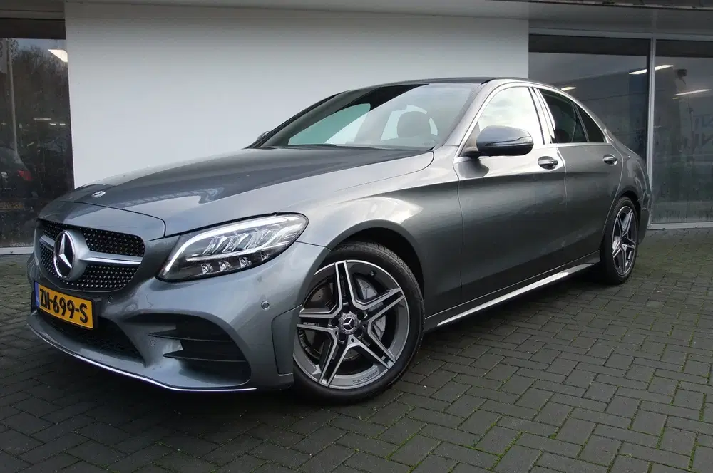 Mercedes-Benz C-Klasse 180 Business Solution AMG uit 2019, foto 3