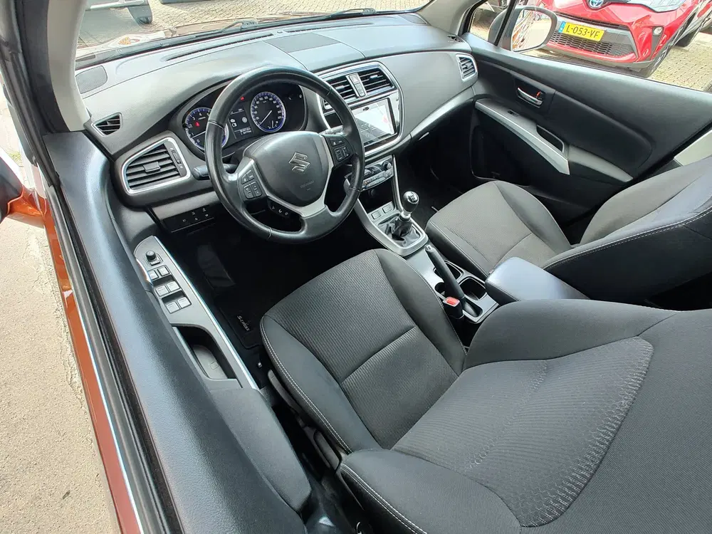 Suzuki S-Cross 1.4 BOOSTERJET SELECT SMART HYBRID Navi uit 2021, foto 13