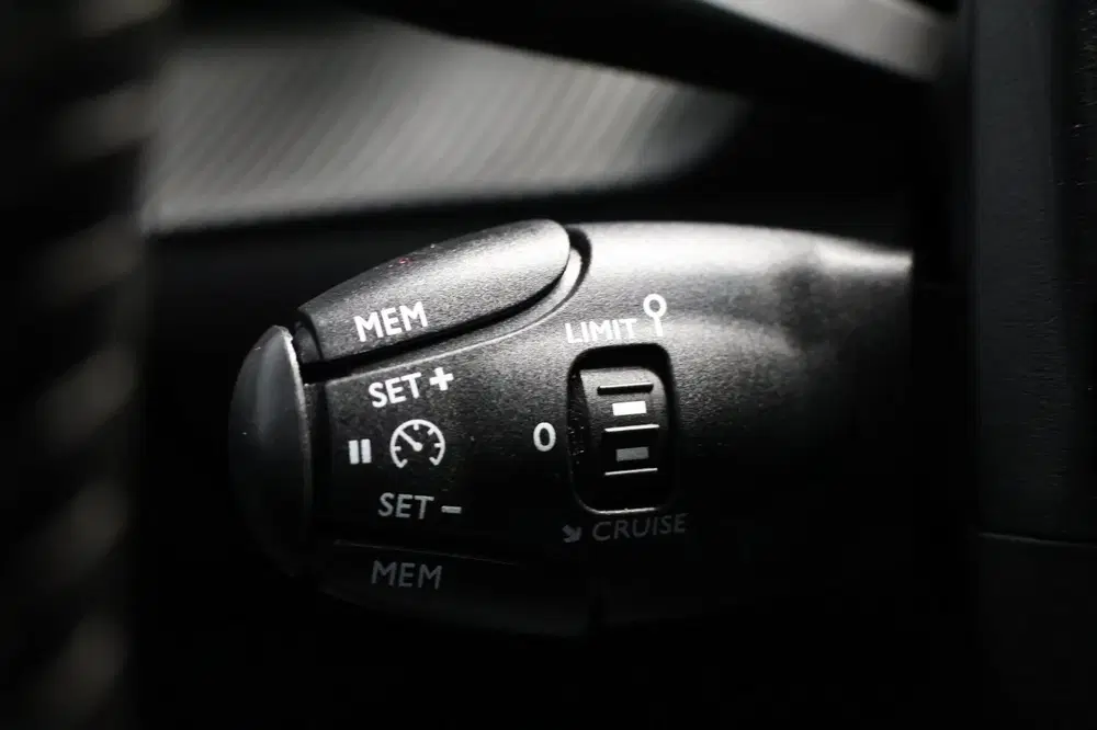 Peugeot 208 1.2 PureTech Allure Pack uit 2022, foto 9