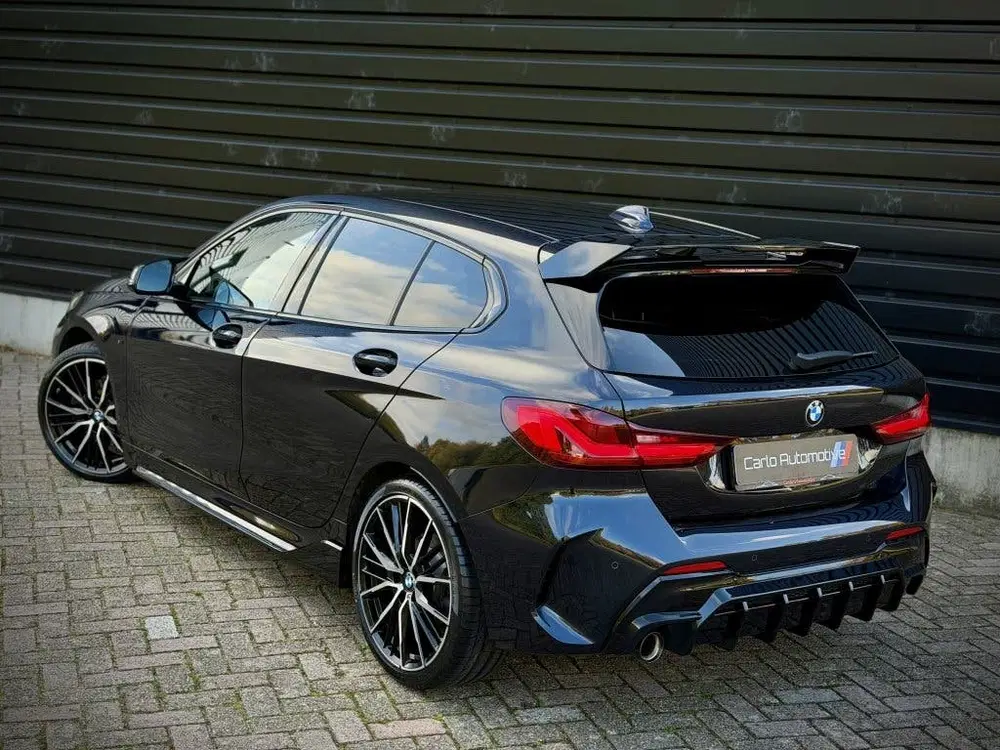 BMW 1-serie 118i 118i M-PERFORMANCE M135 M SCHAALSTOEL uit 2022, foto 6