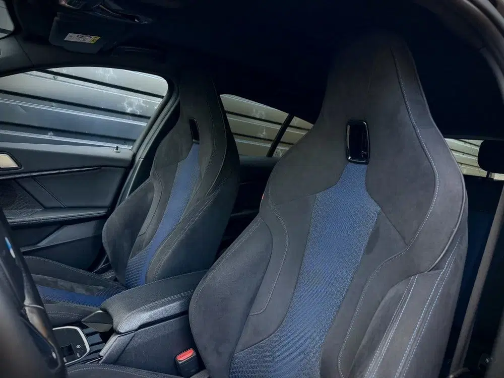 BMW 1-serie 118i 118i M-PERFORMANCE M135 M SCHAALSTOEL uit 2022, foto 9