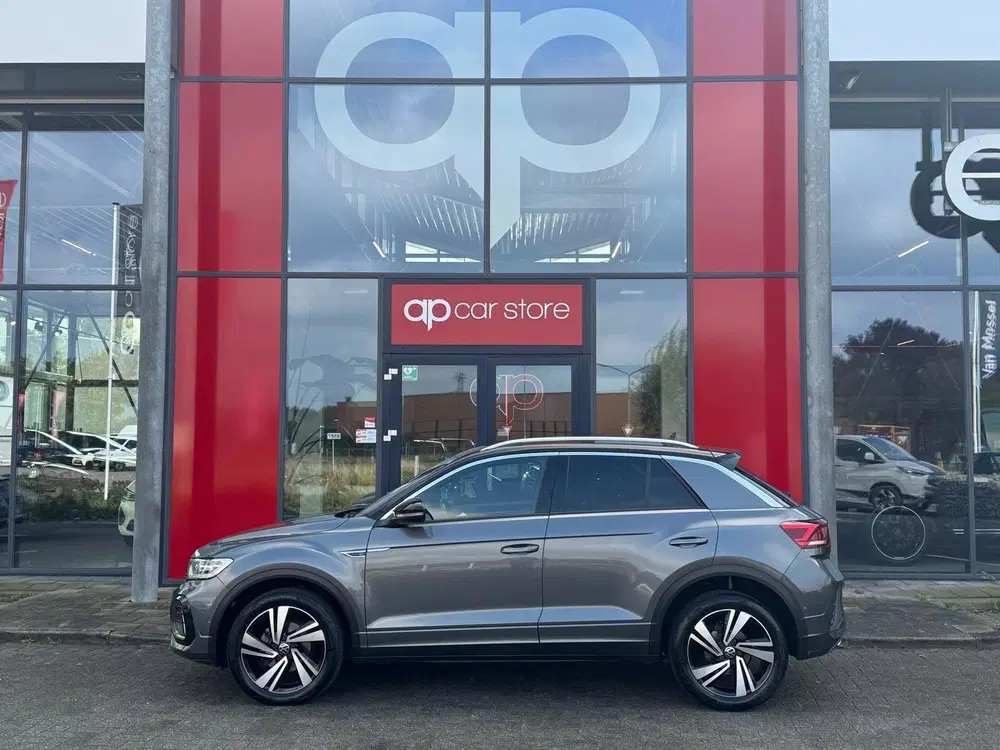 Volkswagen T-Roc R-Line DSG-7 uit 2023, foto 6